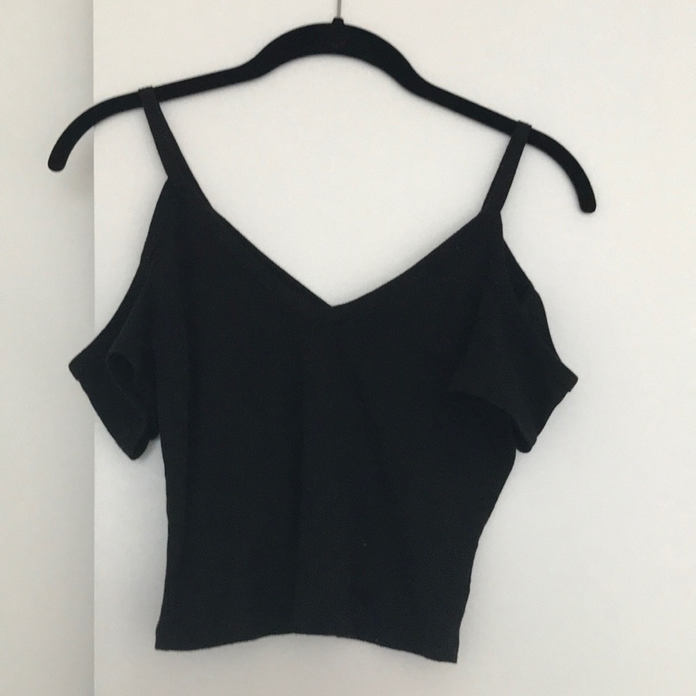black ribbed cropped top
